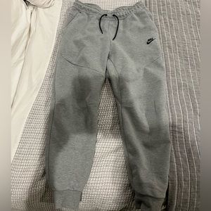 Nike Tech Fleece Sweats Size XL Mens Gray